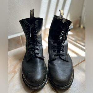 1460 Dr Marten boots